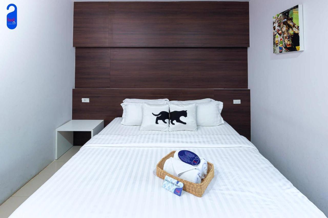 Bed By होटल